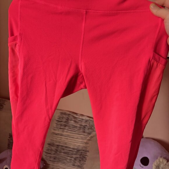 FABLETICS HOT PINK CROPPED LEGGINGS WITH POCKETS SIZE LARGE - Picture 2 of 2
